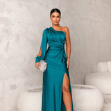 Luana – Rochie din Satin cu Design Asimetric și Fantă