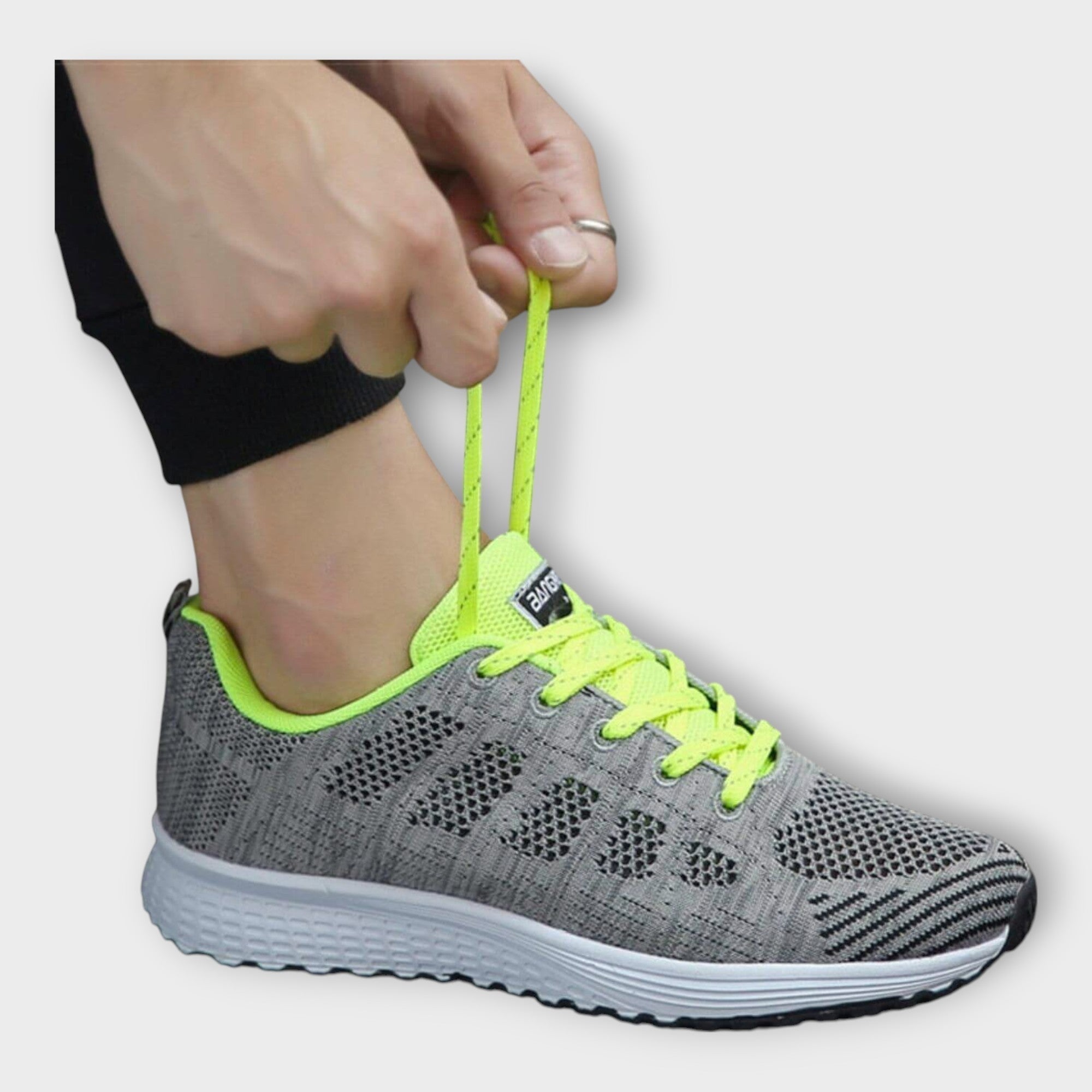 Pantofi sport cu strat superior din plasă și talpă antiderapantă
