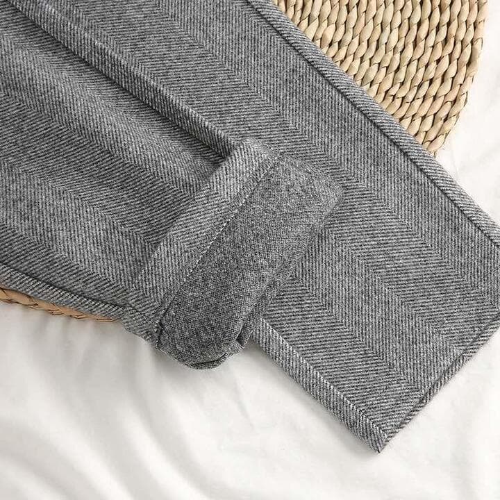 Lea | Pantaloni plisati pentru femei