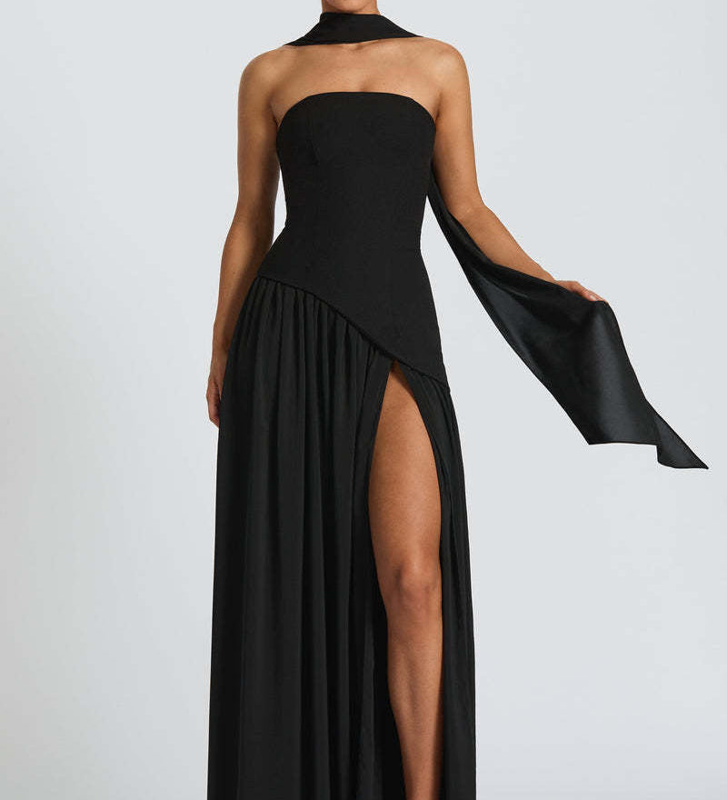 Livia – Rochie Lungă Elegantă cu Linie Clasică