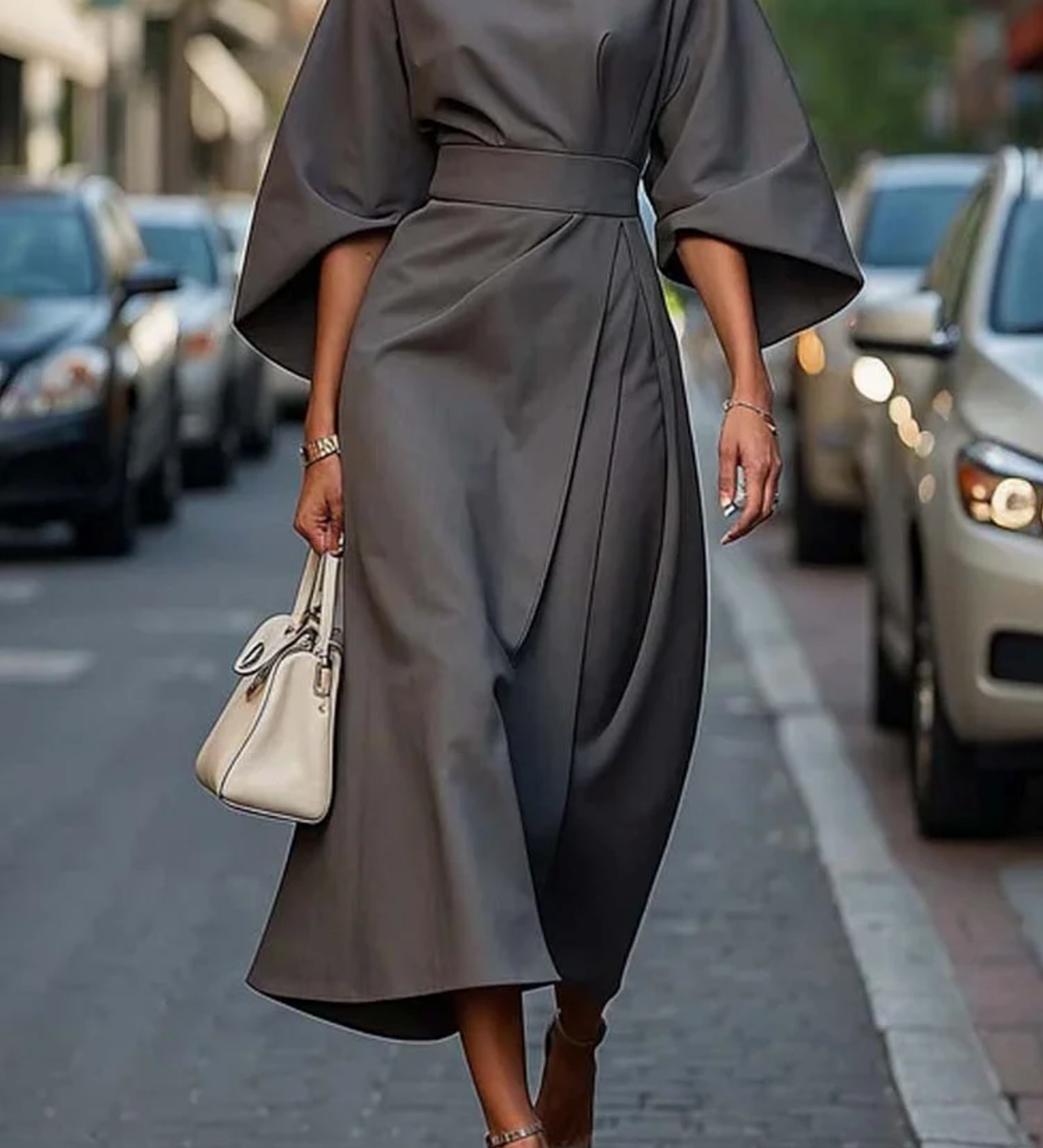 Salomea – Rochie Elegantă cu Croială Clasică