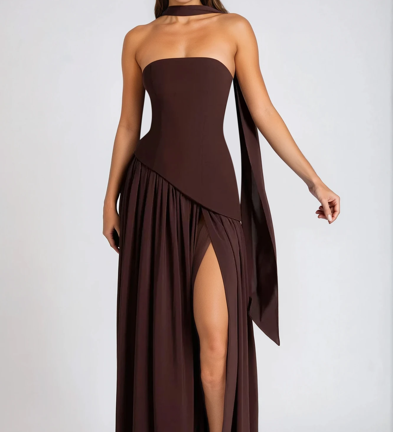 Livia – Rochie Lungă Elegantă cu Linie Clasică